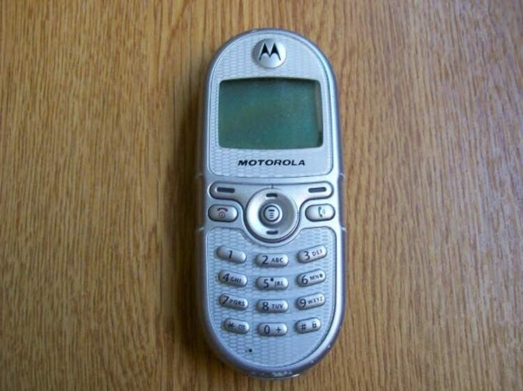 <p><strong>Motorola C200</strong></p>

<p>2003 yılında duyurusu yapılan Motorola C200'ün hemen hiçbir özelliği yoktu; mesaj atabiliyordunuz veya arama yapabiliyordunuz. Hepsi bu... Ancak o yıllar Motorola C200, toplamda 60 milyon sattı.</p>
