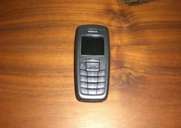 <p><strong>Nokia 2600</strong></p>

<p>2008 yılında satışa sunulan Nokia 2600, FM radyo, Bluetooth 2.0, MP3, zil sesi, SMS, MMS ve e-mail dahil o günün standartlarında pek çok özelliğe sahipti. Cihaz aynı zamanda Nokia Xpress sesli mesajı da destekliyordu. Telefon, toplamda 135 milyon sattı.</p>

<p> </p>
