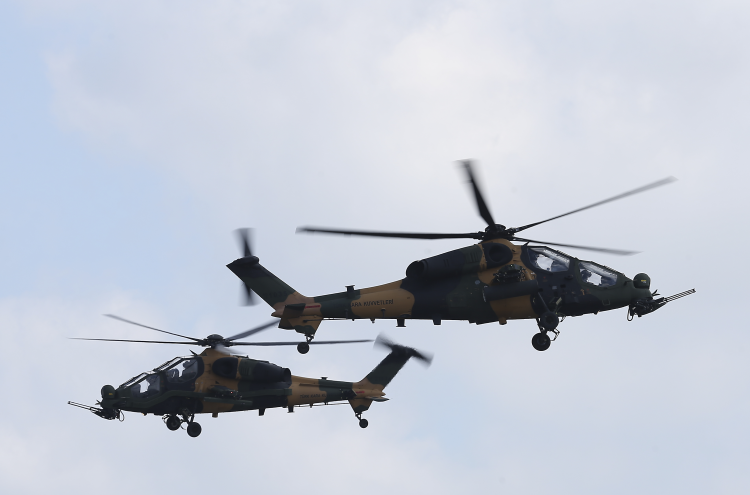 <p>Yeni teslimatlarla Atak helikopteri sayısı 55'e, İHA sayısı 120'ye ulaştı.</p>

<p>​</p>
