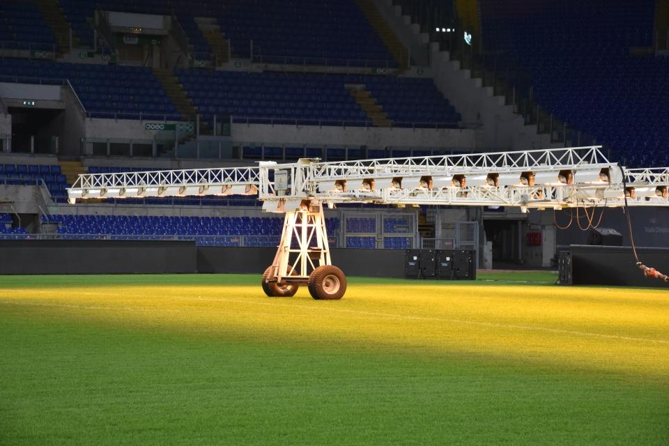 <p>Stadın şampiyona için tamamen hazır hale getirilmesine, Lazio ve Roma'nın  ligdeki son iç saha maçlarının ardından hız verilecek. Bunun için iki başkent ekibi, 24 Mayıs'ta bitecek ligin son haftasını önceden ayarlanan fikstür gereği deplasmanda geçirecek. </p>

<p> </p>
