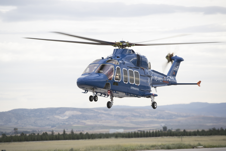 <p>Ağır Sınıf Taarruz Helikopteri Projesi başlatıldı. Gökbey helikopterinin ilk sertifikasyon uçuşu yapıldı.</p>
<p> </p>