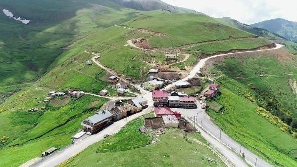 <p>Tünel, Gümüşhane ile Trabzon arasındaki ulaşımı 40 dakika kısaltacak. 2020 yılında tamamlanması planlanan tünel, 1 milyar liraya mal olacak.</p>

<ul>
</ul>
