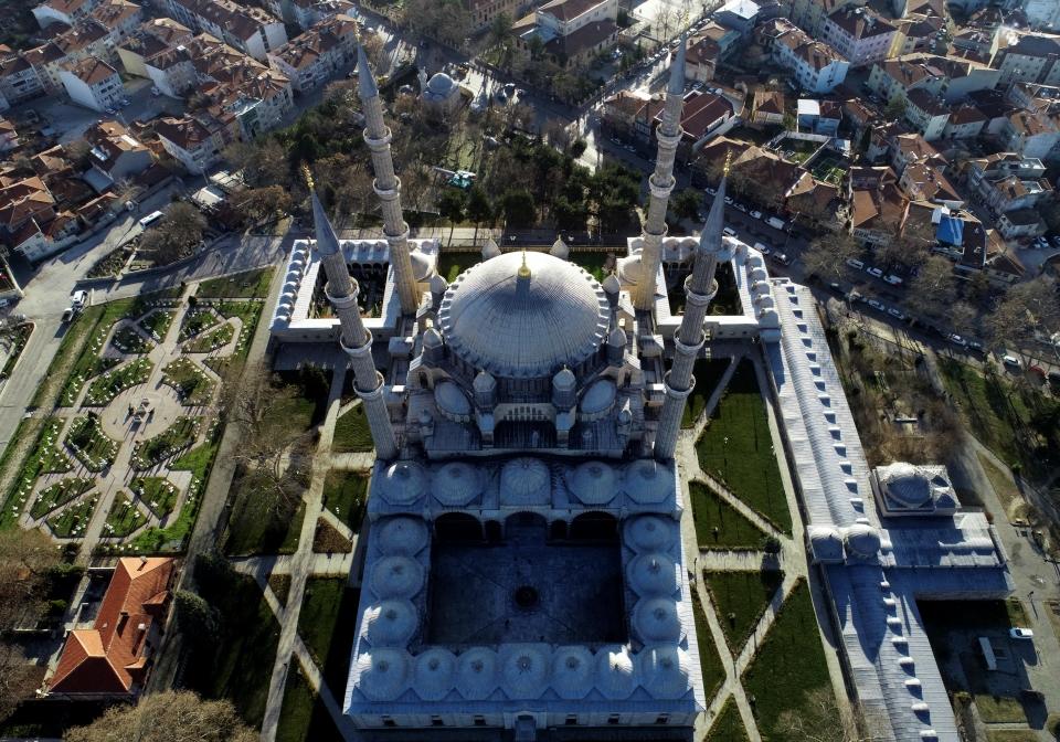 <p>Türk İslam mimarisinin zirve eseri Selimiye Camisi'ni 2019'da 3 milyon kişi ziyaret etti.</p>