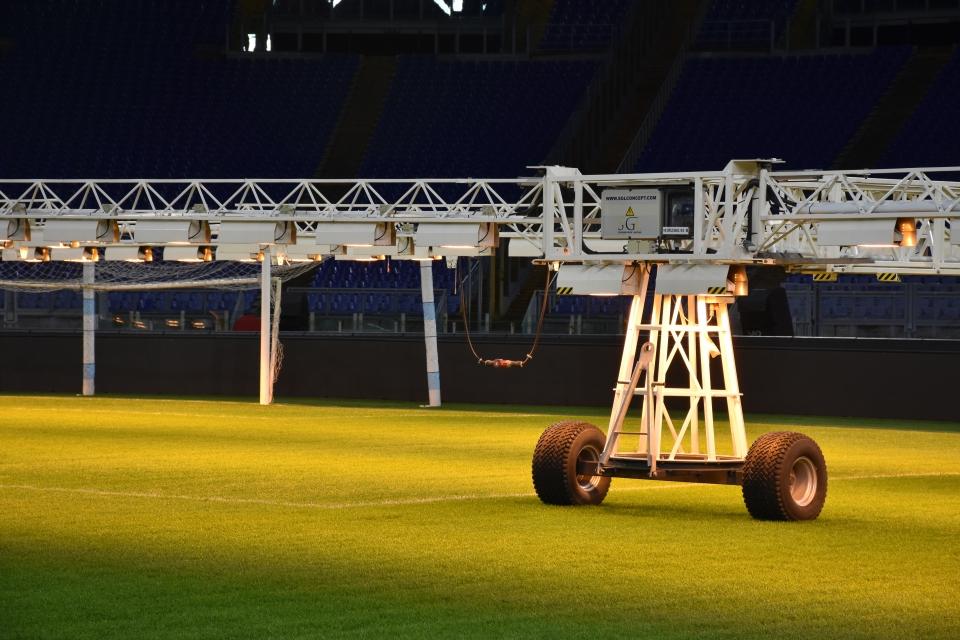 <p>UEFA'nın organizasyon için belirlediği kapasite kapsamında 68 bin futbolseveri ağırlayacak Roma Olimpiyat Stadı'nda şampiyonaya yönelik hazırlıklar sürerken, büyük hazırlık ise mayıs ayı sonunda yapılacak.  </p>

<p> </p>
