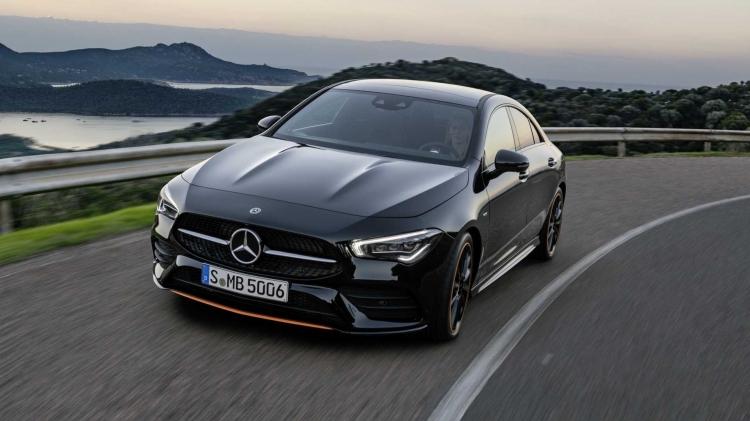 <p>Mercedes-Benz</p>
