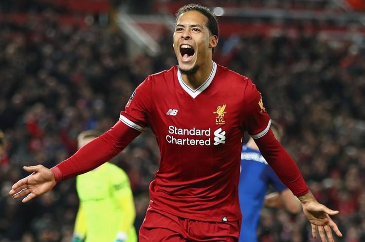 <p>Stoper: Virgil Van Dijk</p>
