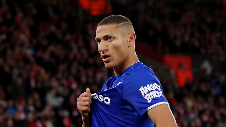 <p>Sağ kanat: Richarlison</p>
