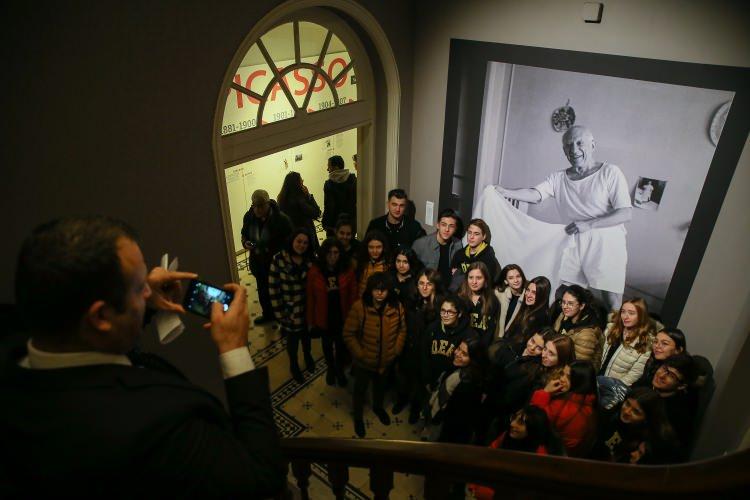 <p>Paris Picasso Ulusal Müzesi iş birliğiyle Arkas Sanat Merkezi'nde düzenlenen "Picasso: Gösteri Sanatı" adlı sergi, dünyaca ünlü "Matador", "Akrobat" ve "Mavi Şapkalı Kadın" portrelerine ev sahipliği yaptı.</p>
