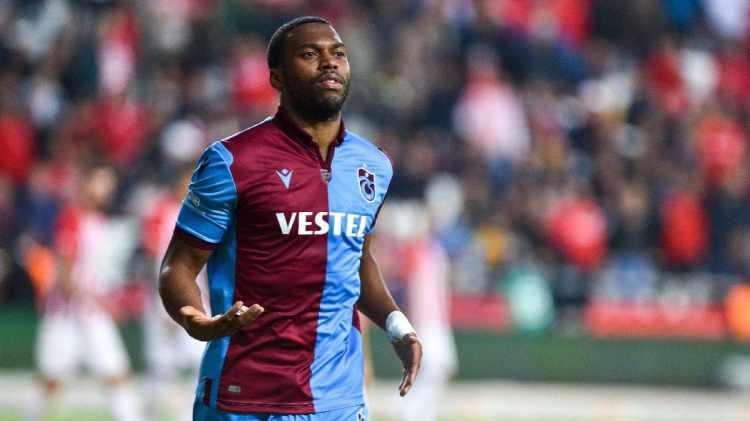 <p>Sturridge: 15 milyon eurodan 10 milyon euroya</p>