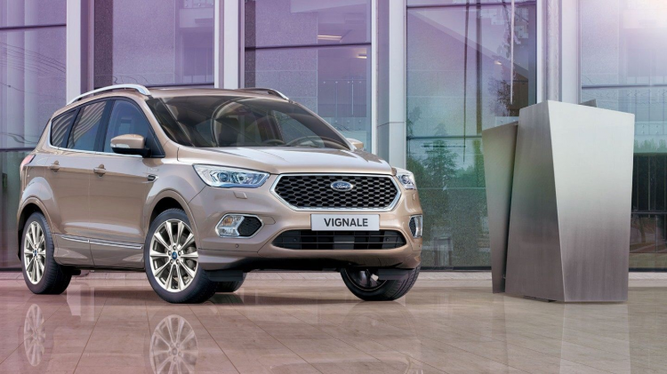 <p><strong>FORD KUGA</strong></p>
<p>Türkiye'ye yılın ortalarında gelicek Kuga, modern ve sportif çizgiler dikkat çekiyor.</p>