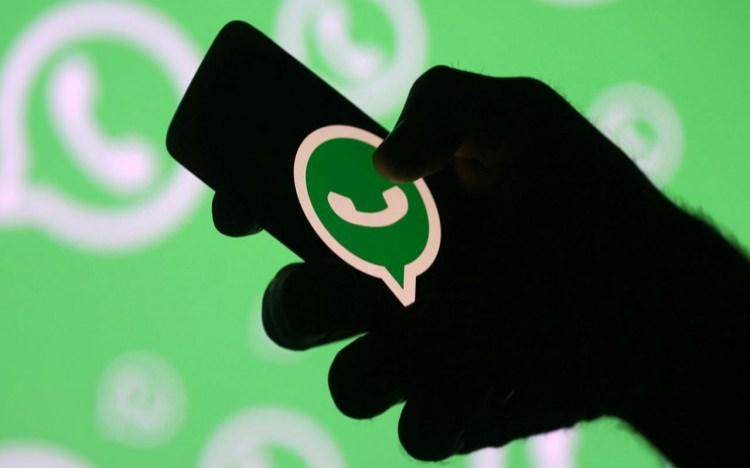 <p>NE ZAMAN 'MAVİ TIK' OLDU?</p>
<p>Eğer sürekli konuşmalarınızı takip etmiyorsanız, küçük tik işaretlerinin maviye dönüştüğü anı kaçırabilirsiniz. Artık gönderdiğiniz mesajı basılı tutarak çıkan "Bilgi" opsiyonunu tıklayarak bir tikin ne zaman maviye dönüştüğünü görebilirsiniz. Aynı işlemi attığınız mesajı kaydırarak da yapabilirsiniz. Bu işlem sayesinde attığınız mesajın karşı tarafa iletilip iletilmediğini ve okunup okunmadığını takip edebiliyorsunuz.</p>