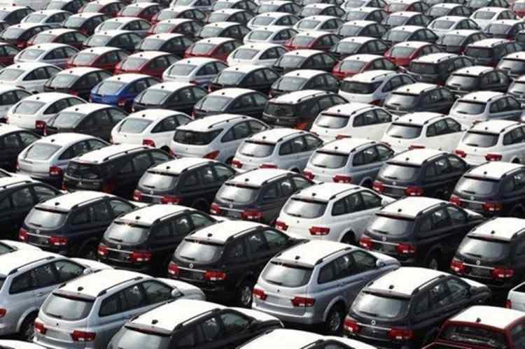 <p>Otomotiv Distribütörleri Derneği (ODD) verilerine göre, Türkiye otomobil ve hafif ticari araç toplam pazarı, 2019 yılında bir önceki yıla göre %22,85 azalarak 479.060 adet olarak gerçekleşti.</p>
