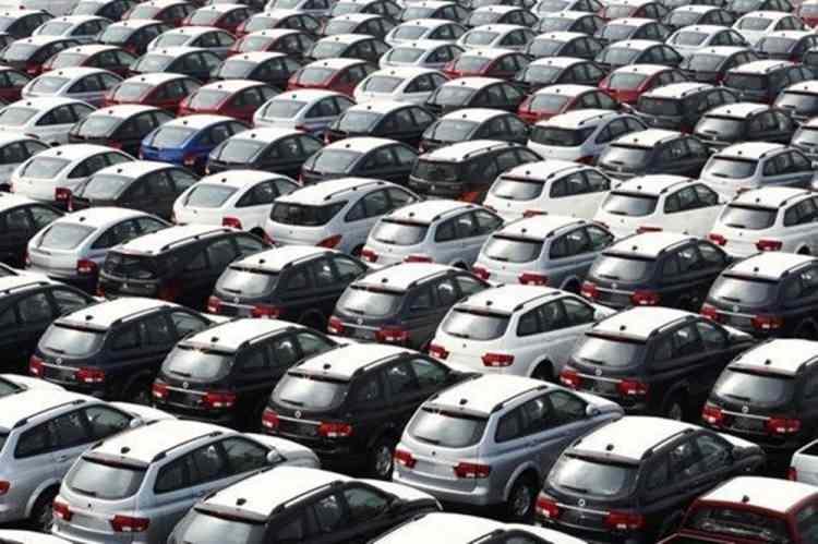 <p>Otomotiv Distribütörleri Derneği (ODD) verilerine göre, Türkiye otomobil ve hafif ticari araç toplam pazarı, 2019 yılında bir önceki yıla göre %22,85 azalarak 479.060 adet olarak gerçekleşti.</p>