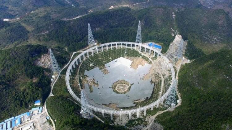 <p>180 milyon dolara mal olan teleskop, Çin'in 'gökyüzündeki gözü' olarak tanımlanıyor.</p>

<p> </p>
