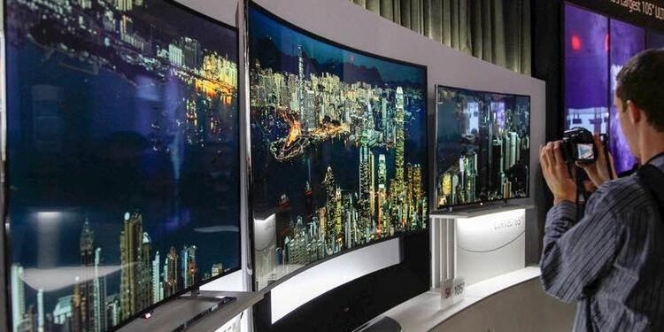 <p>TV'nizin arayüzünün de karmaşık değil derli toplu olması önemli. Görüntü kaynakları arasında geçiş yapmak, ayarları düzenlemek, uygulamaları kullanmak gibi işlevlerin kolayca yapılıp yapılmadığını deneyin.</p>