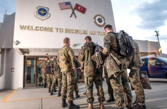 <p>Türkiye: 2 bin 500 asker</p>

<p>Türkiye'nin NATO üyeliğinden sonra Adana'da kurulan İncirlik Üssü'nde yaklaşık 2 bin 500 Amerikan askeri bulunuyor.</p>
