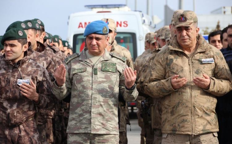 <p>Şehitlerden Akbulut ve Köse'nin evli, Karakoç ile Yanık'ın nişanlı olduğu öğrenildi.</p>