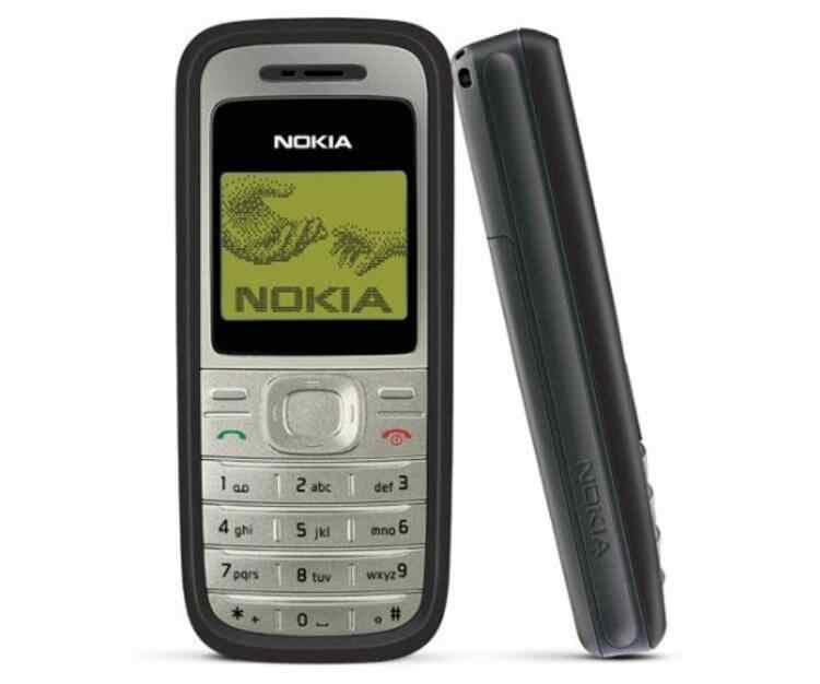 <p>Nokia 1200:<br />
<br />
Nokia'nın 2007 yılında duyurduğu bu model, standart bir telefonun özelliklerini taşıyordu; yani ayrıca özel bir yanı yoktu. Ancak Siyah ve Mavi olmak üzere iki farklı renkte satışa sunulan Nokia 1200, toplamda 150 milyon satmayı da başardı.</p>