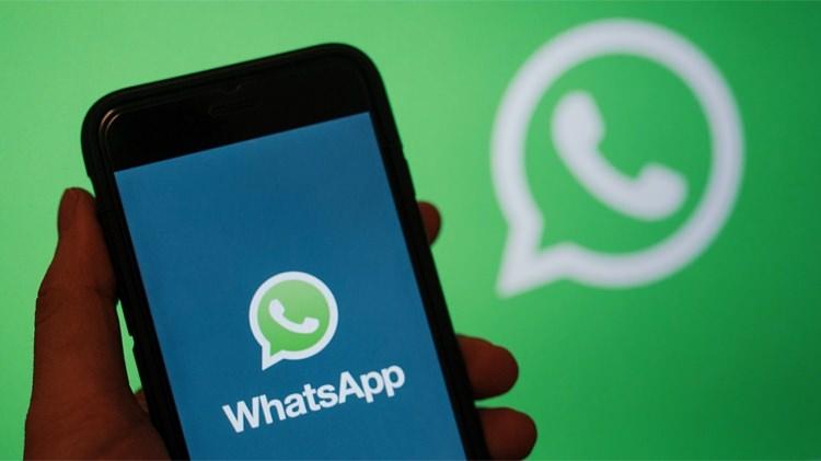 <p>EMOJİ TARAMASI</p>
<p>WhatsApp'ta çok fazla emoji var, evet. Bazen doğru anda doğru emoji'yi bulmak çok zor olabiliyor. Artık istediğiniz emoji'yi kelime kullanarak aramanız mümkün olacak. Ancak bu özelliği kullanmak için 'auto correct' özelliğinizin açık olması gerekiyor.</p>