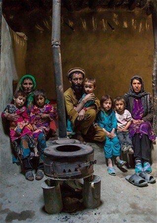 <p>Muhteşem doğası, Hindu Kush dağlarıyla çevrili düzülükleriyle bir dönemin İpek Yolu'nun en gözde noktalarından birisi olan Wakhan Koridoru şu an medeniyetin en ücra yerinde bulunan kabilelerin yaşadığı bir yer. </p>