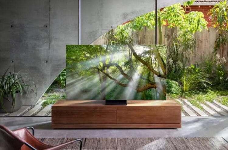 <p><span style="color:#FFD700"><strong>Samsung'un CES 2020 fuarında görücüye çıkardığı televizyon görenleri hayrete düşürüyor. İşte o televizyondan kareler...</strong></span></p>
<p>Samsung, dünyanın en büyük teknoloji fuarı CES 2020 kapsamında yeni televizyonunu görücüye çıkardı. Ancak televizyon, görüntüsü ve özellikleriyle görenleri şaşırttı.</p>
<p> </p>