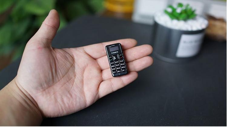 <p>Dünyanın en küçük telefonu unvanını  Palm'ın elinden alan Zanco Tiny T2 görücüye çıktı.</p>
