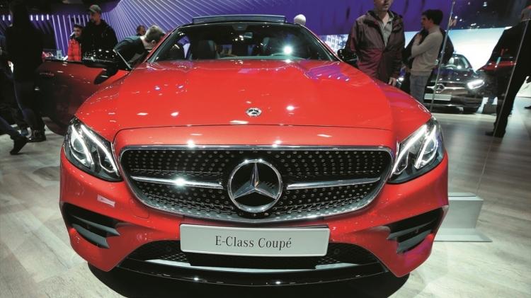 <p>Fuarda Mercedes`in E- Class Coupe modeli de yer aldı.<br />
</p>