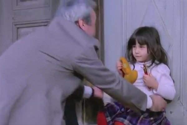 <p>Dizilerin aranan ismi Burçin Terizoğlu'nun, bundan 32 yıl önce çekilen Çıplak Vatandaş filminde rol aldığı ortaya çıktı. </p>
