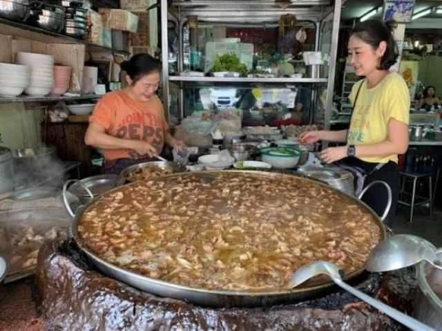 <p><strong>Wattana Panich (TAYLAND)</strong></p>
