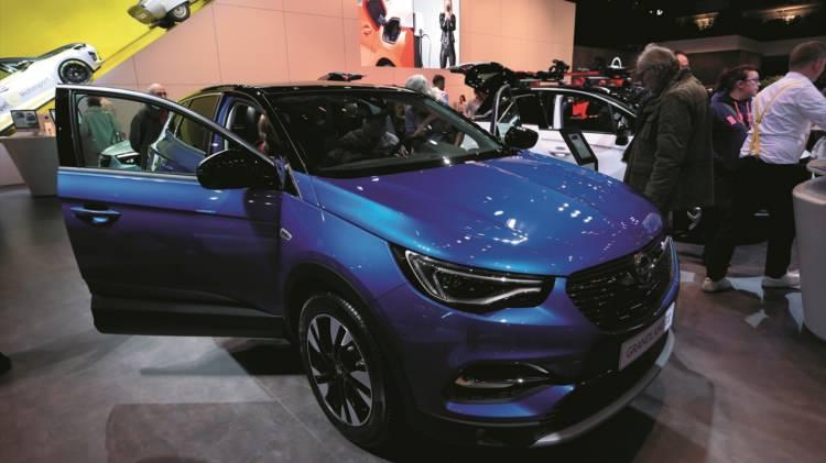 <p>Fuarda Opel`ın Grandland X modeli de yer aldı.<br />
 </p>
