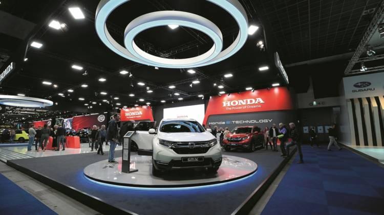 <p>Fuarda Honda`nın CR-V Hybrid modeli de yer aldı.<br />
 </p>
