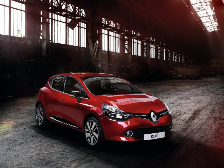 <p><strong>Renault Clio</strong> 49 bin 507 adet </p>
<p> </p>