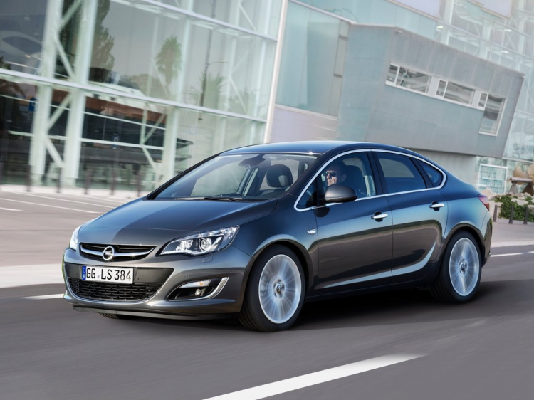 <p><strong>Opel Astra</strong> 43 bin 704 adet </p>
<p> </p>