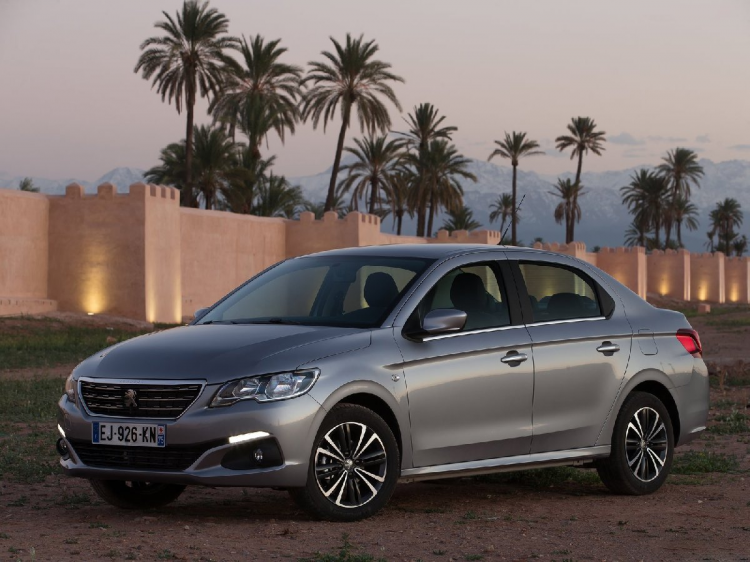 <p><strong>Peugeot 301</strong> 13 bin 56 adet </p>
<p> </p>