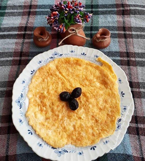 <p>64. Uşak: Tarhanalı yumurta<br />
<br />
</p>
