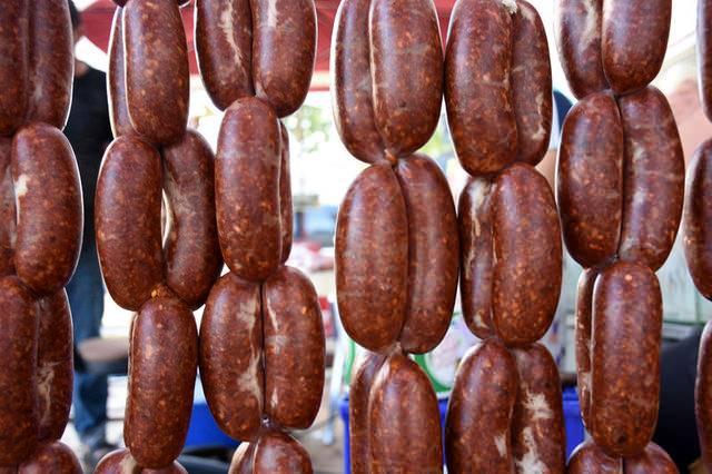 <p>38. Kayseri: Sucuk ve pastırma<br />
<br />
</p>