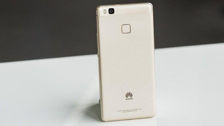 <p>Huawei P9 Lite</p>

<p>3000 mAh batarya + 13 MP kamera</p>

<p>Fiyat: 800-900</p>
