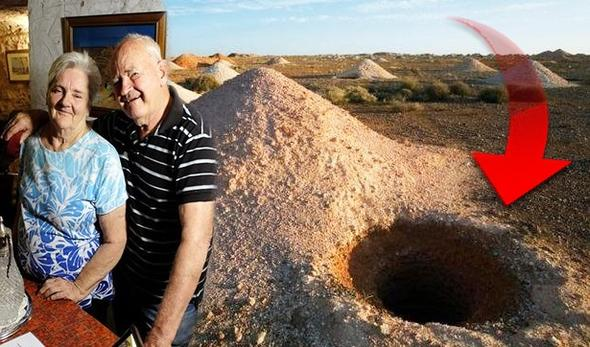 <p>Coober Pedy, Avustralya'nın güneyinde yer alan Adelaide şehrinin 846 km kuzeyindeki bir kasaba. Burada hemen hemen herkesin yer altında yaşıyor. Nedeni ise çok ilginç… İşte Coober Pedy kasabasıyla ilgili ilginç bilgiler…</p>