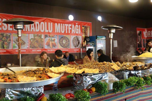 <p>69. Bayburt: Kartal kavurması<br />
<br />
 </p>
