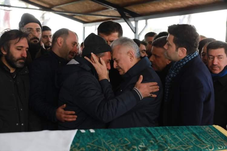 Elazığ'daki depremde hayatını kaybedenler son yolculuğuna uğurlandı