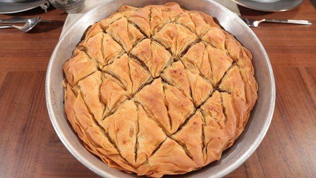 <p>15. Burdur: Gazel böreği<br />
<br />
 </p>
