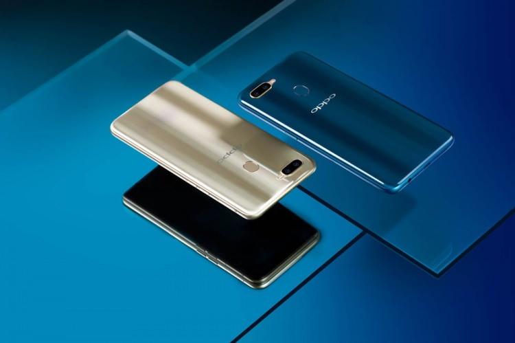 <p>Oppo AX7</p>
<p>6.2 inç ekran</p>
<p> </p>