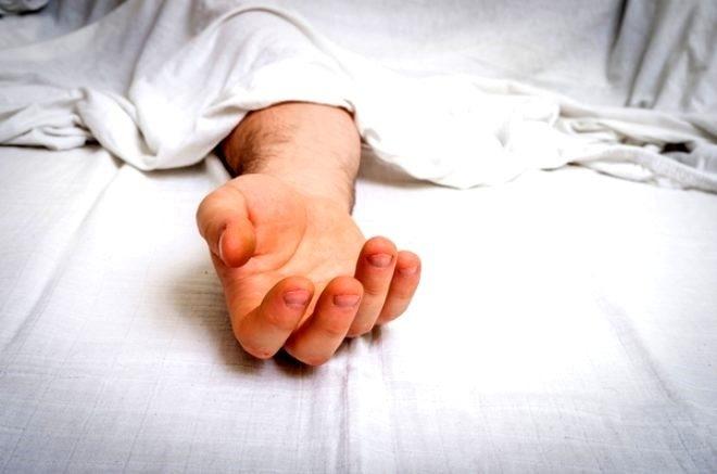<p>Bedenimiz seğirebilir</p>

<p>Ölümden sonra gerçekleşen vücut seğirmesi ve kasılması o kişinin ölmemiş olduğunu düşündürebilir. Fakat kas dokuları ölmüş olsa bile kasılabilir. Eğer yeterli miktarda kasılma meydana gelirse de cesette gözle görülür bir şekilde seğirme gerçekleşir.</p>

<p> </p>
