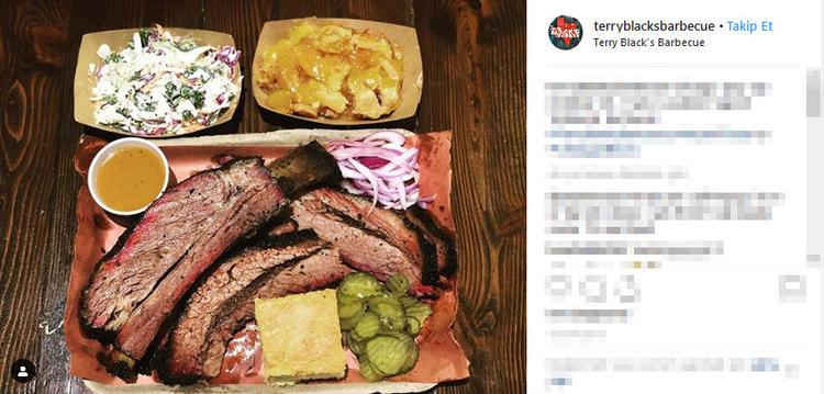 <p>ABD’nin Teksas eyalerinin Austin şehrinde bulunan Terry Black’s Barbecue’nün dev dana kaburgaları...</p>

<p> </p>

