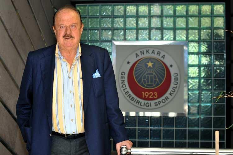 <p><strong>Hacettepe'den Gençlerbirliği'ne uzanan başkanlık serüveni</strong></p>

<p>Hayatında bir süre futbol da oynayan İlhan Cavcav, ilk başkanlık tecrübesini Hacettepe'de yaşadı.</p>
