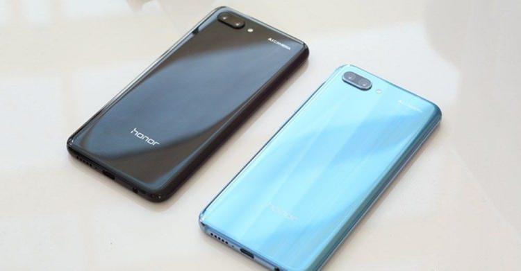 <p>Honor 10</p>

<p>4 GB RAM</p>

<p> </p>
