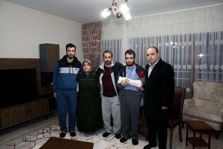 <p>Çelik, Kurum ve Soylu'nun geldiği rezerv dairenin kendisine tahsis edildiğini söylediğini ifade etti.</p>
<p> </p>