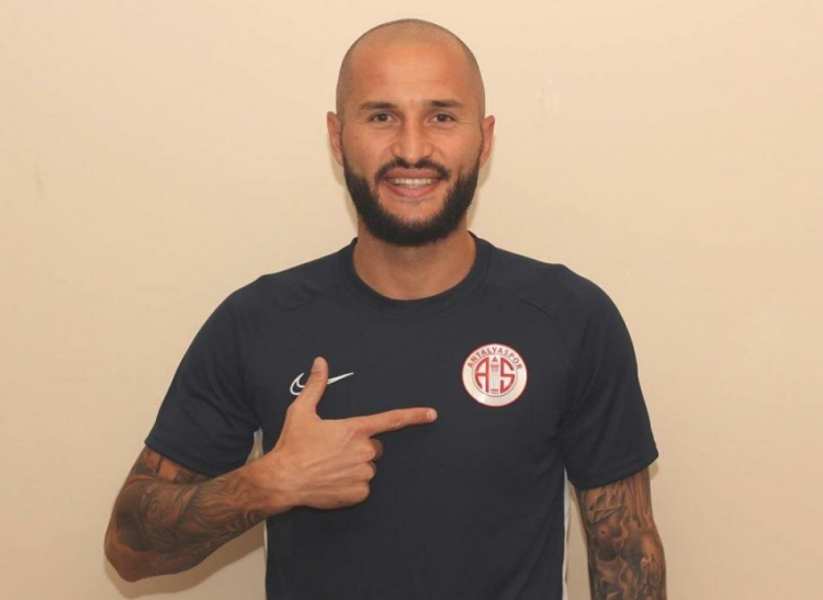 <p>FEDOR KUDRYASHOV</p>

<p>Yeni takımı: Antalyaspor<br />
Eski takımı: FC Sochi</p>
