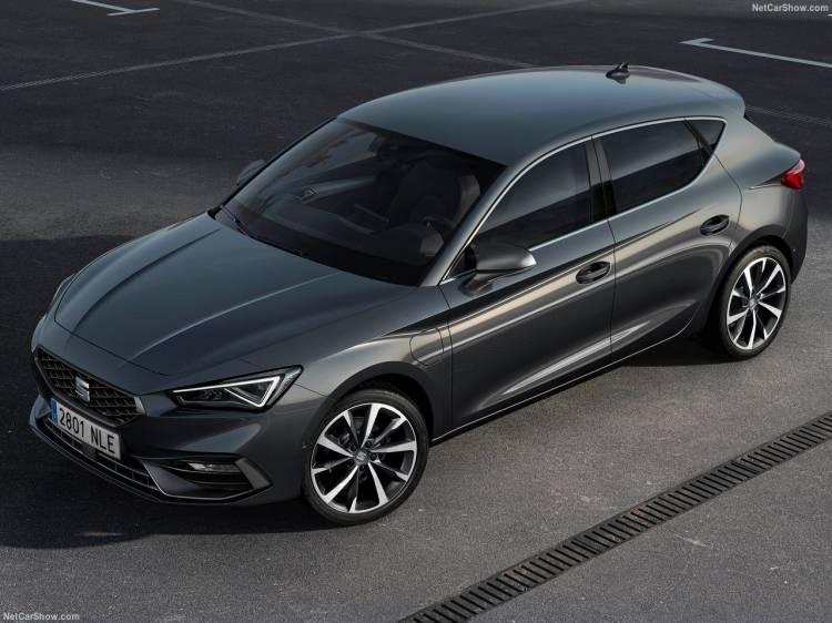 <p>Station wagon Leon, yani Leon ST'nin açıklanan boyutları ise 4.642 mm uzunluk, 1.800 mm genişlik ve 1.448 mm yükseklik şeklinde.</p>
