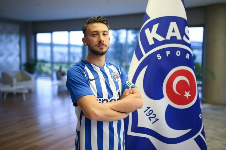 <p>ANIL KOÇ</p>

<p>Yeni Takımı: Kasımpaşa<br />
Eski Takımı: Altınordu</p>
